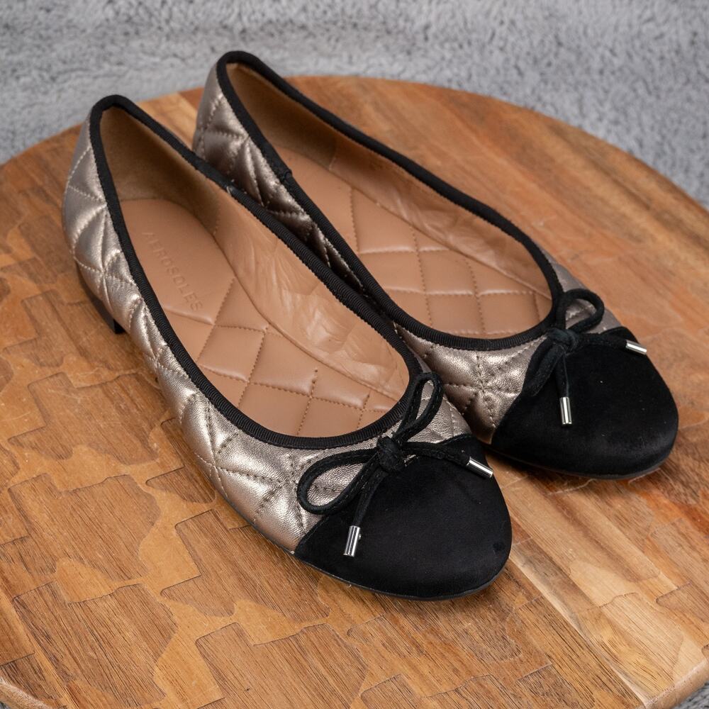 Aerosoles Womens Celia Slip On Ballet Flats Silver Quilted Black Toe Sz 6.5